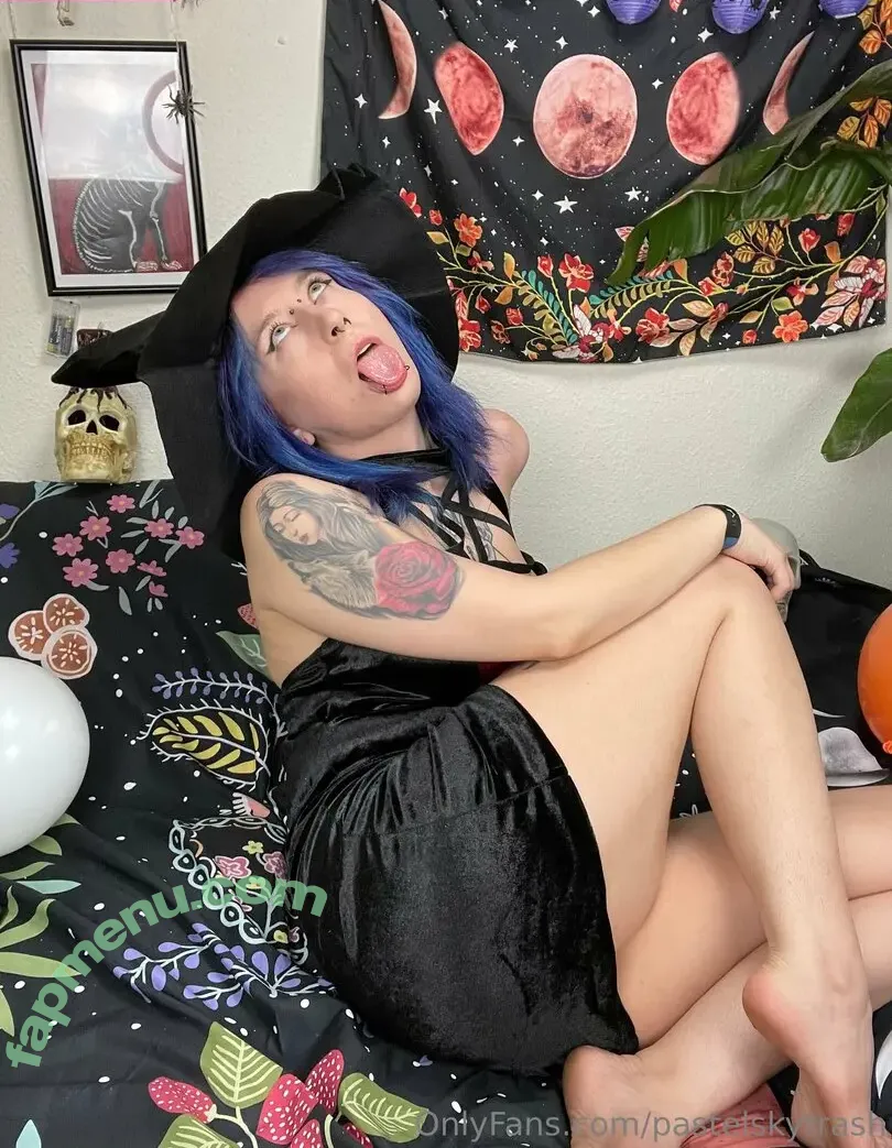 pastelskytrash nude photo #0117 (pastel.trash)