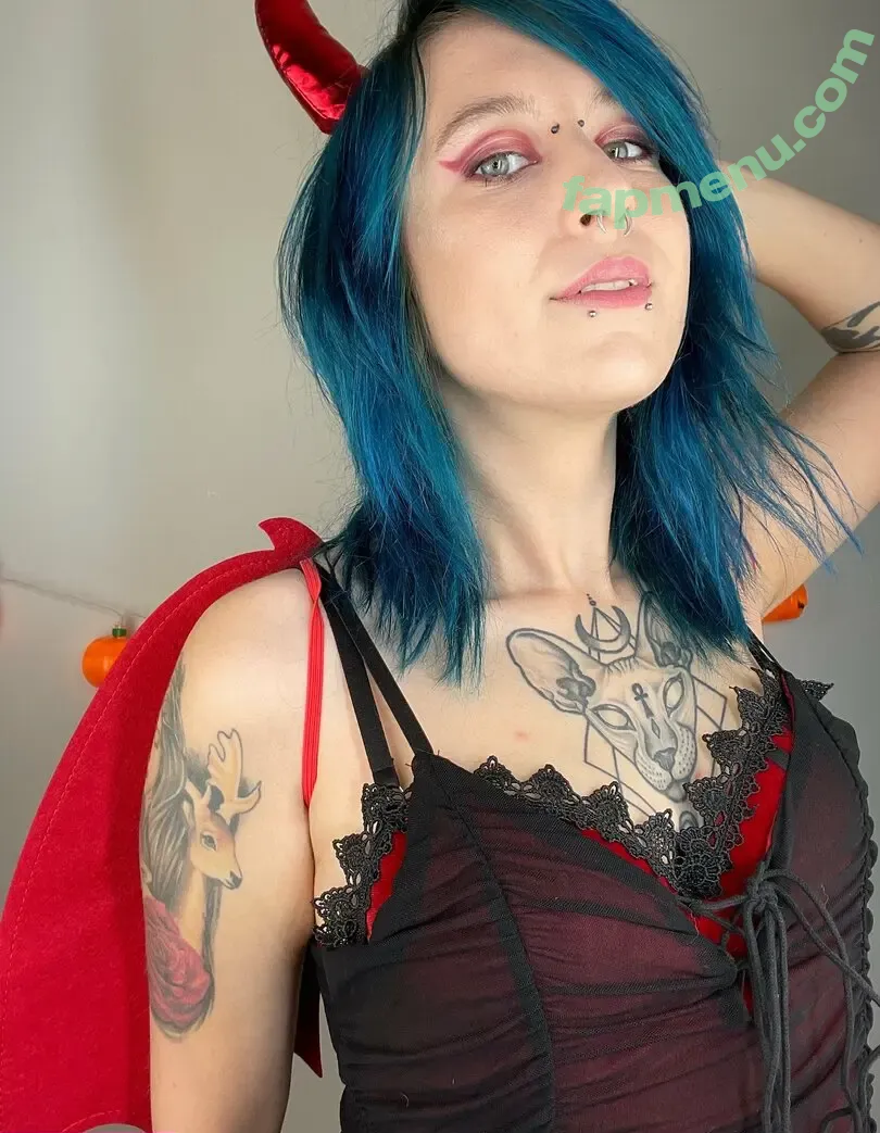 pastelskytrash nude photo #0127 (pastel.trash)