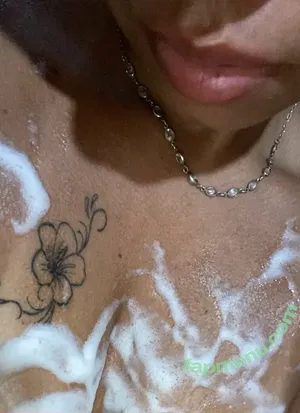 Patriny / patricia / patrinycachinhos nude photo #0001