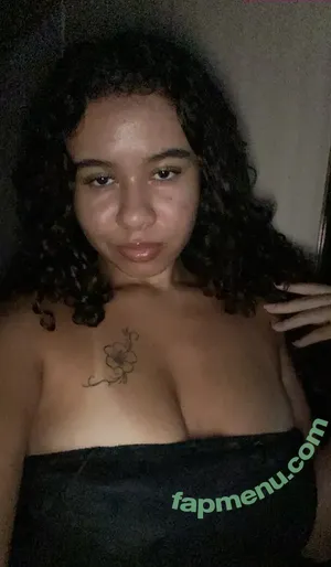 Patriny / patricia / patrinycachinhos nude photo #0002