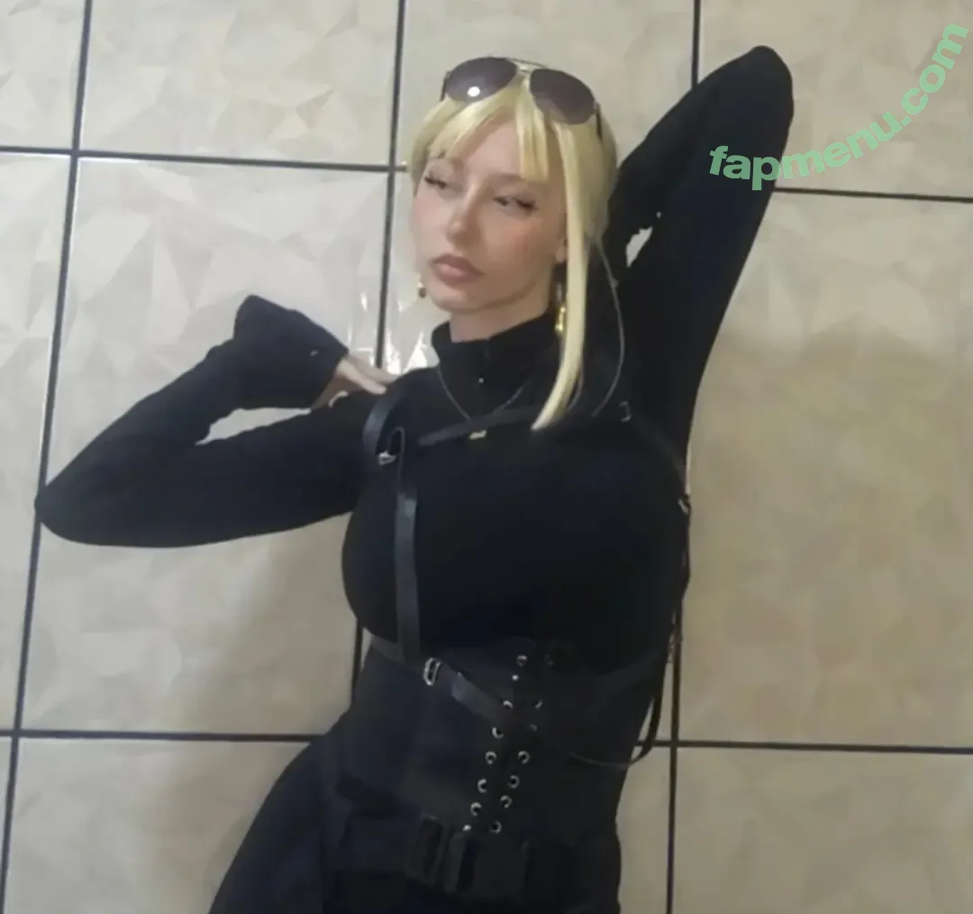 paula_cospobres nude photo #0020 (paula_cospobres)