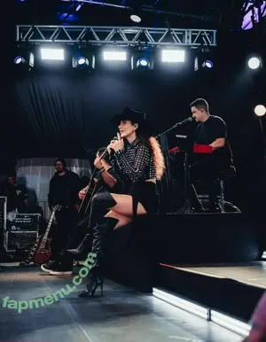 Paula Fernandes / Cantora / paulafernandes nude photo #0264