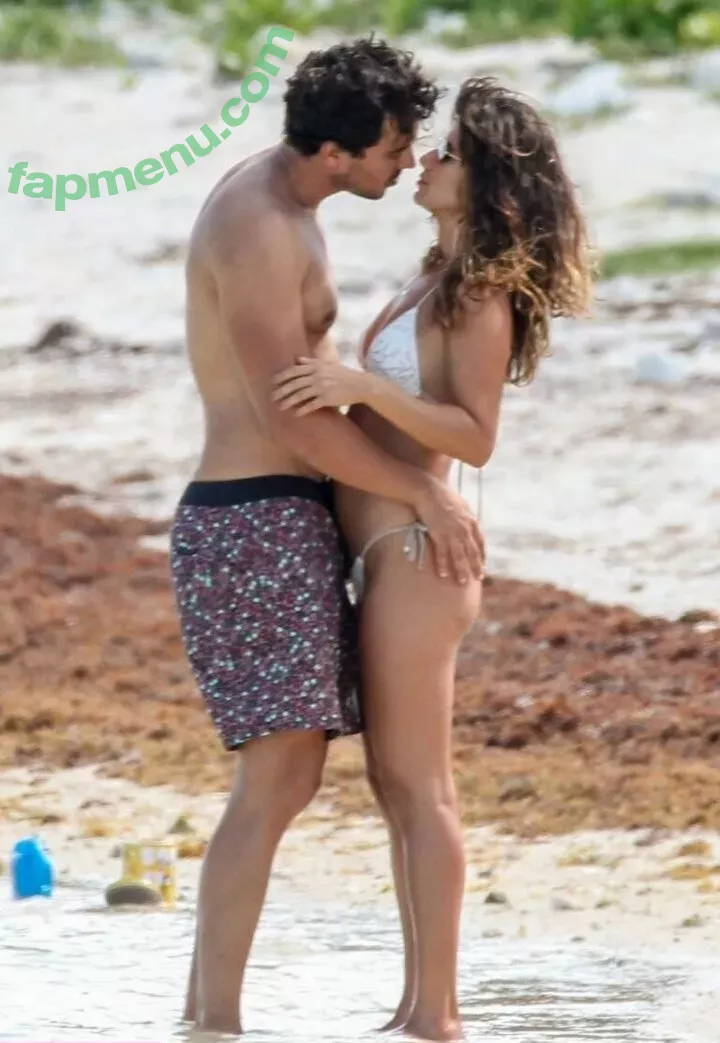 Paula Fernandes nude photo #0019 (Cantora / paulafernandes)