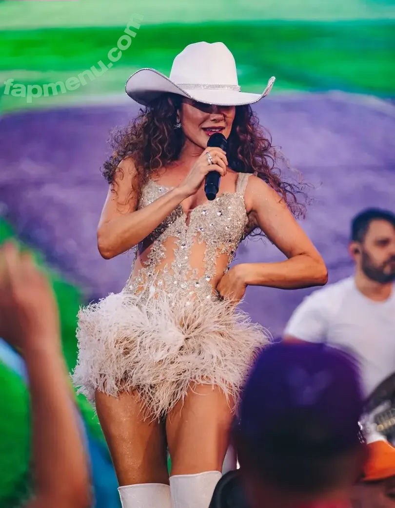 Paula Fernandes nude photo #0261 (Cantora / paulafernandes)