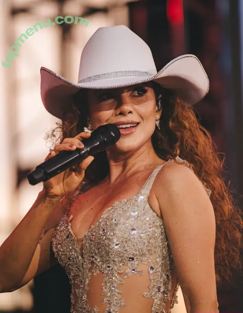 Paula Fernandes nude photo #0266 (Cantora / paulafernandes)