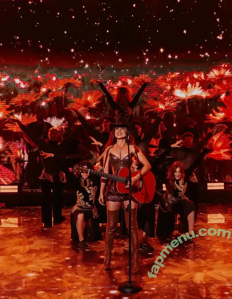 Paula Fernandes nude photo #0289 (Cantora / paulafernandes / u254997400)