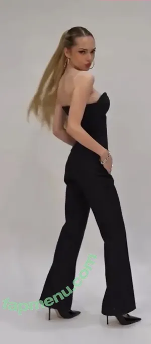  nude photo #0009