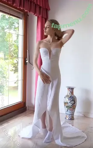 Paula Mooh / un.labeled_ nude photo #0034