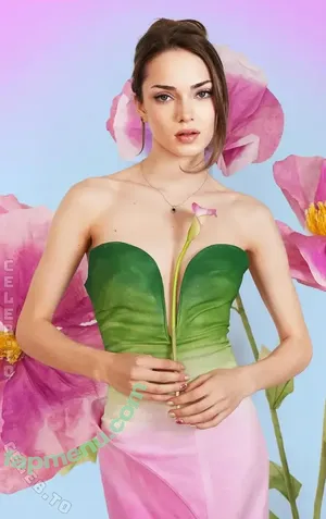 Paula Mooh / un.labeled_ nude photo #0037