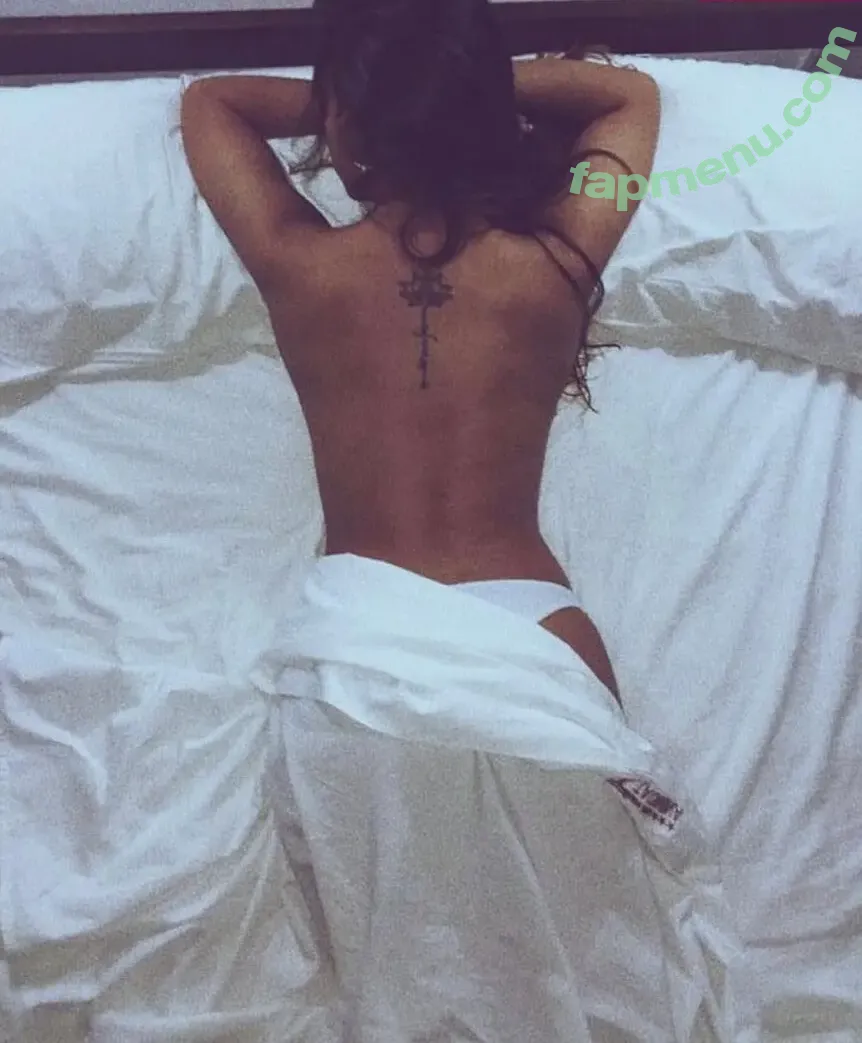 Paula Reyes nude photo #0002 (paulareyess / paureyesf)