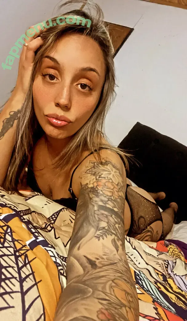 pauliiwres nude photo #0024 (pauliiwres)