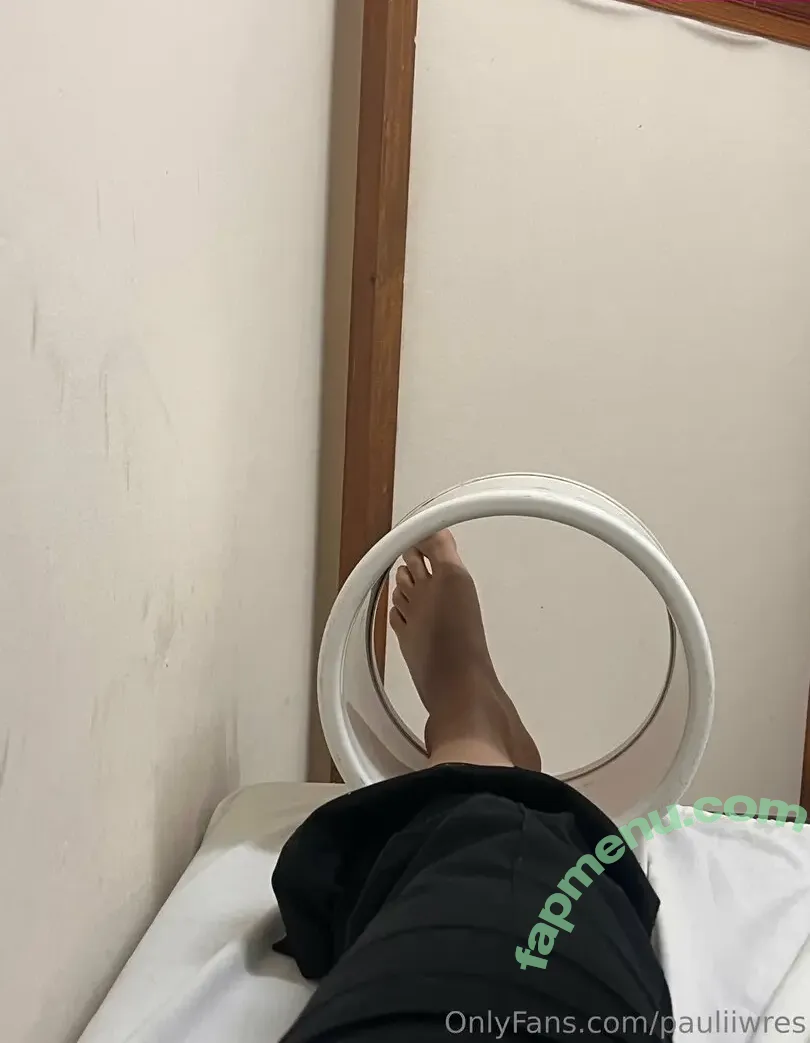 pauliiwres nude photo #0036 (pauliiwres)