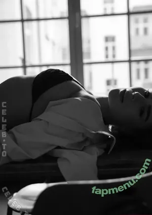 Paulina Pastuszczak / itspaulina__ / paulinepastel nude photo #0200