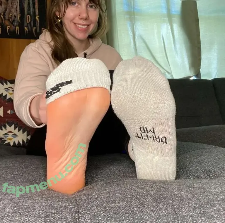 paulinasprettyfeet nude photo #0040 (paulinasprettyfeet)