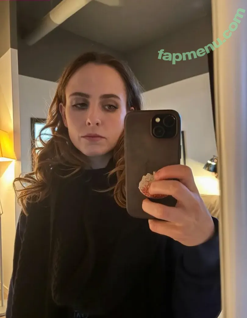 Pauline Chalamet nude photo #0059 (pauline.chalamet)