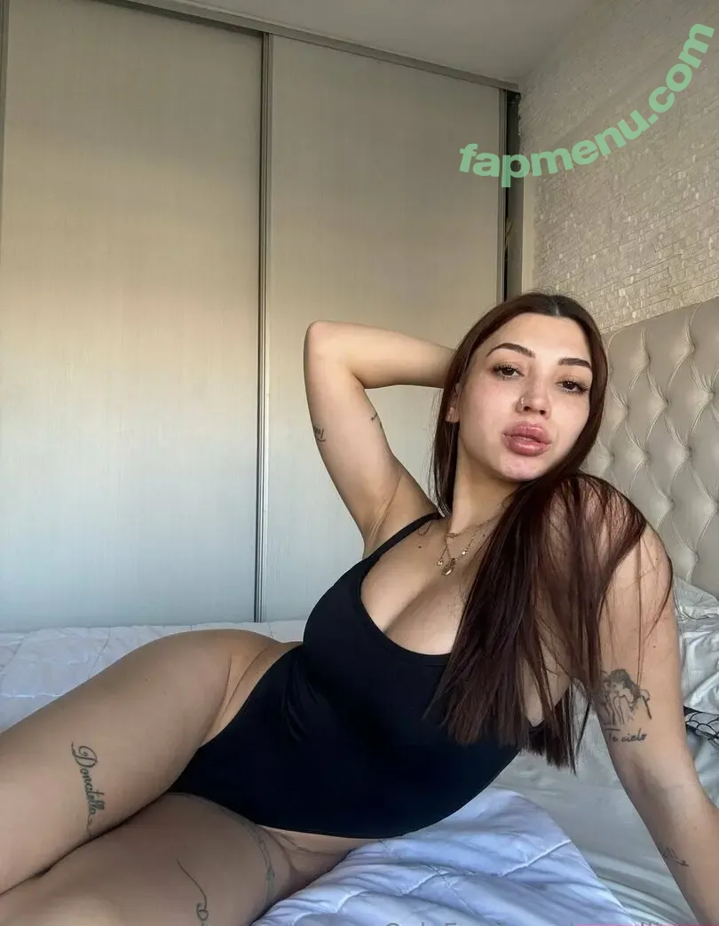 pauuliinee nude photo #0005 (pauuliinee.p)