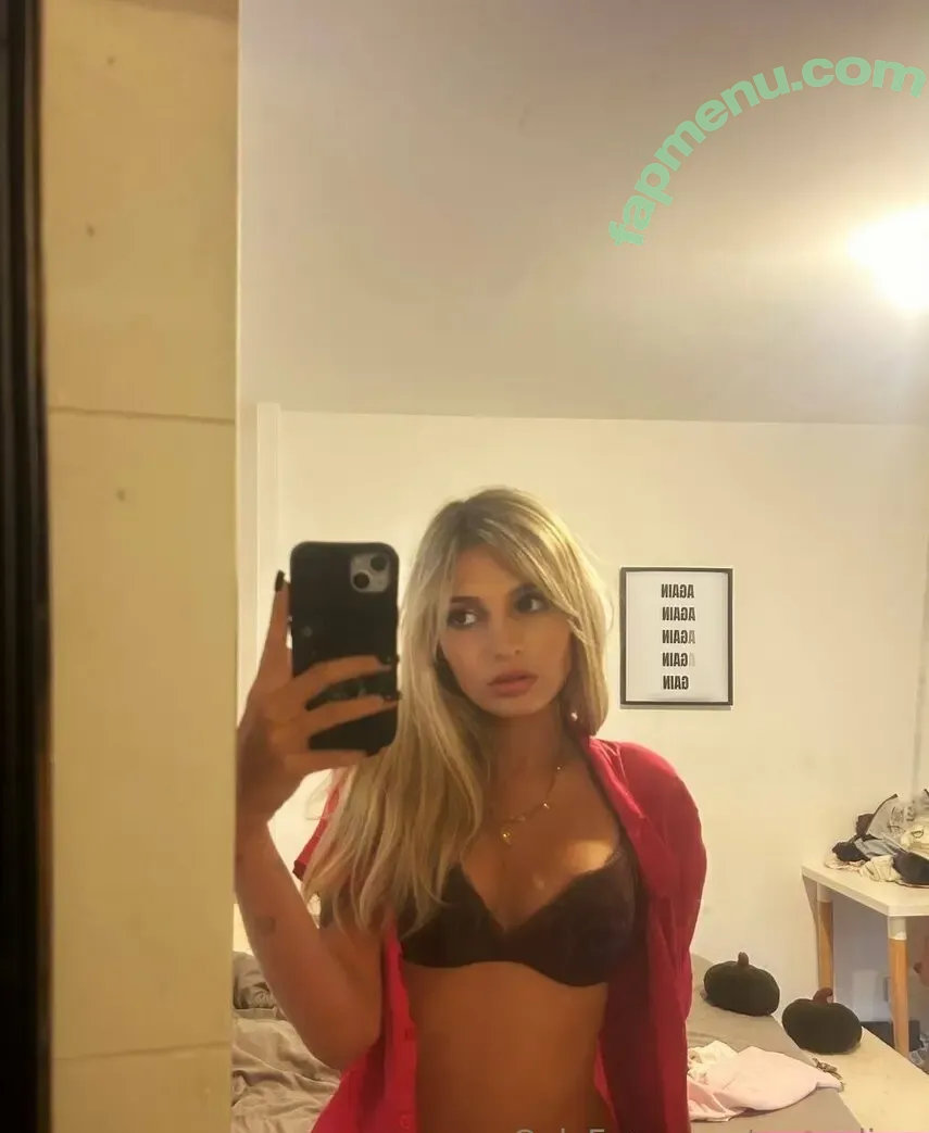 pauuuline nude photo #0015 (pauuuline.jewel)