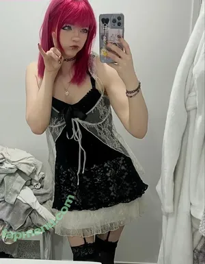 Pawiimiina nude photo #0002