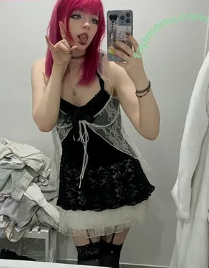 Pawiimiina nude photo #0003