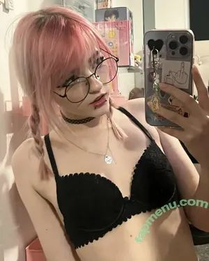 Pawiimiina nude photo #0005