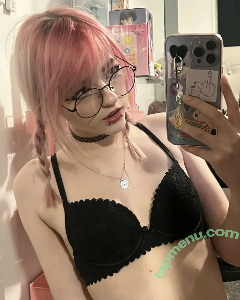 Pawiimiina nude photo #0005 (Pawiimiina)