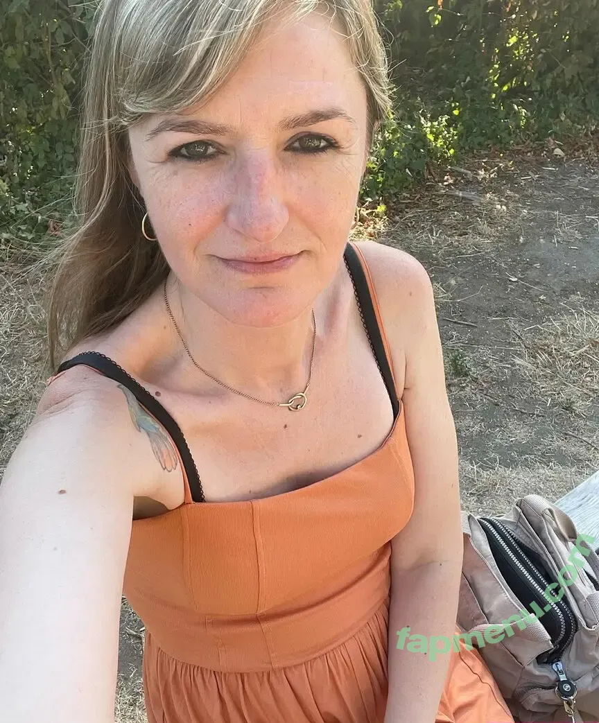 payingformydivorce nude photo #0096 (Instakat74)