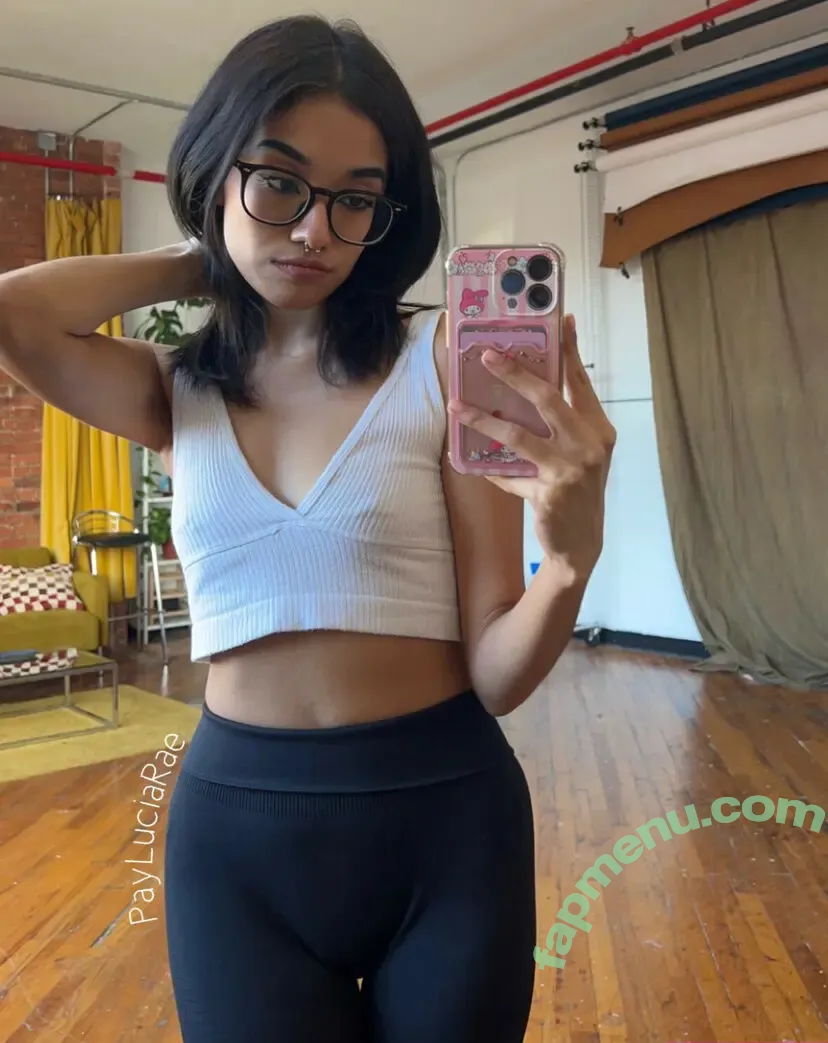 Payluciarae nude photo #0002 (Payluciarae)