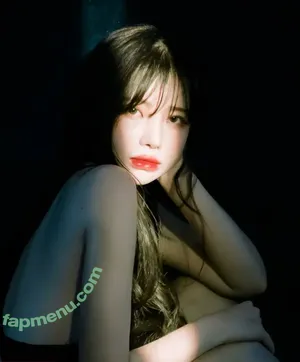  nude photo #0005