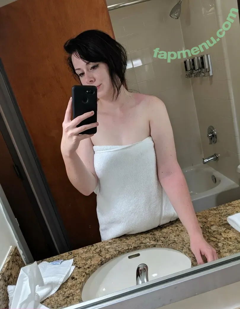 peachbellini nude photo #0028 (PeachBellini_xo)