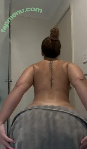 peacheyb / peacheyyb nude photo #0066