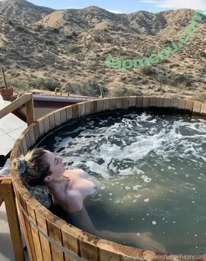 peacheznfun / peachez.nyc nude photo #0046