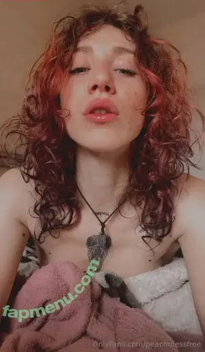 peachmessfree / peeksofpeaches nude photo #0001