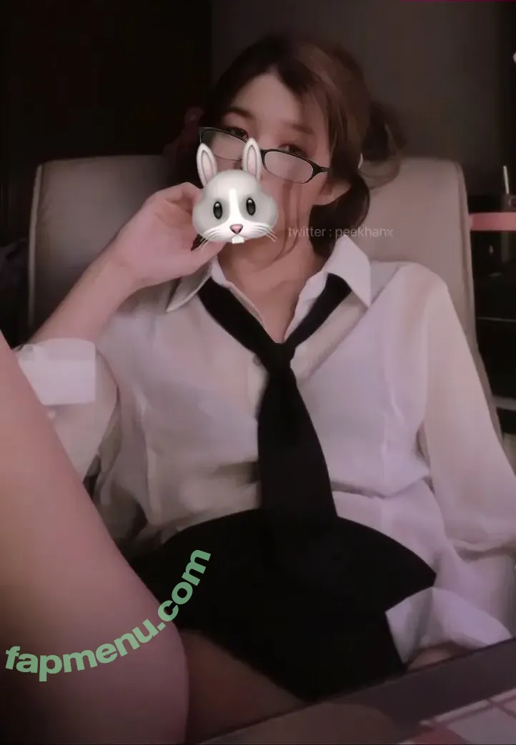 peachx_x nude photo #0013 (peachxx__ / peekhanx)