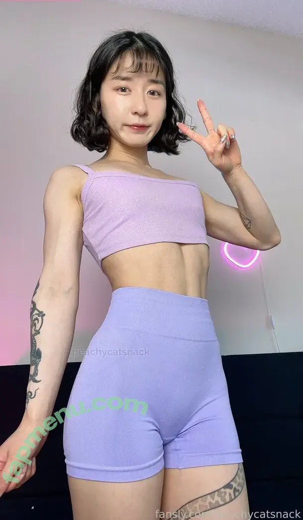 peachycatsnack nude photo #0029 (peachycatsnack)