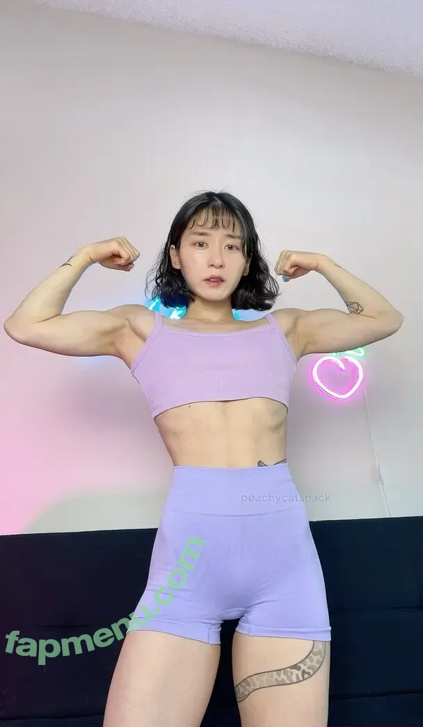 peachycatsnack nude photo #0037 (peachycatsnack)