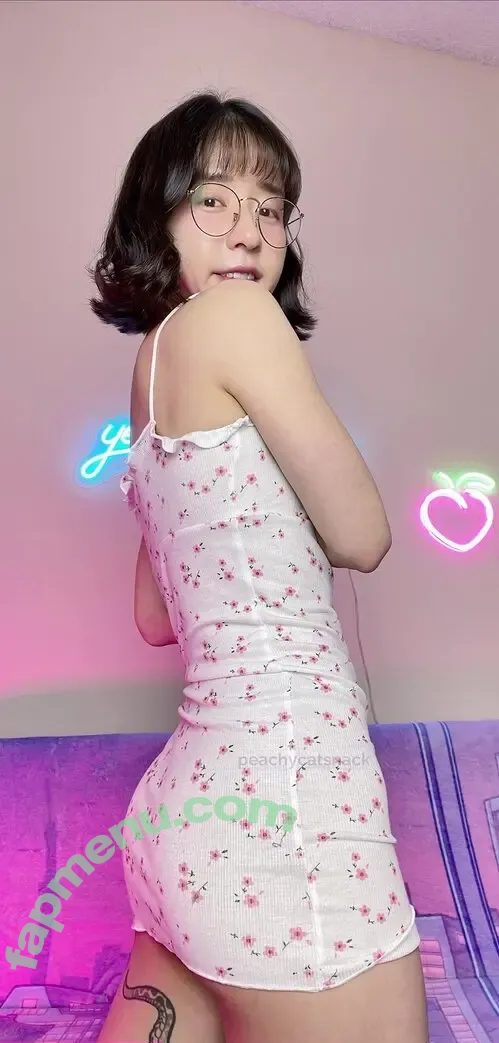 peachycatsnack nude photo #0070 (peachycatsnack)