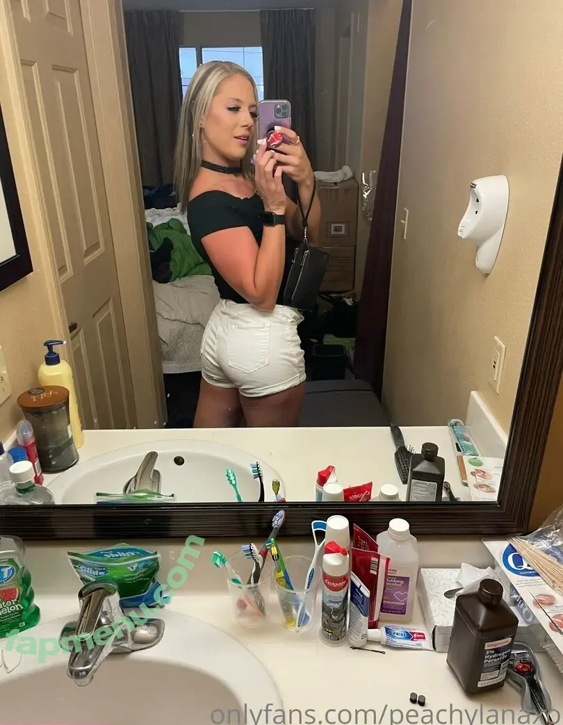peachylanaxo nude photo #0086 (peachylanaxo)