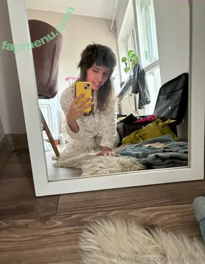 peachylii / peachllii nude photo #0008