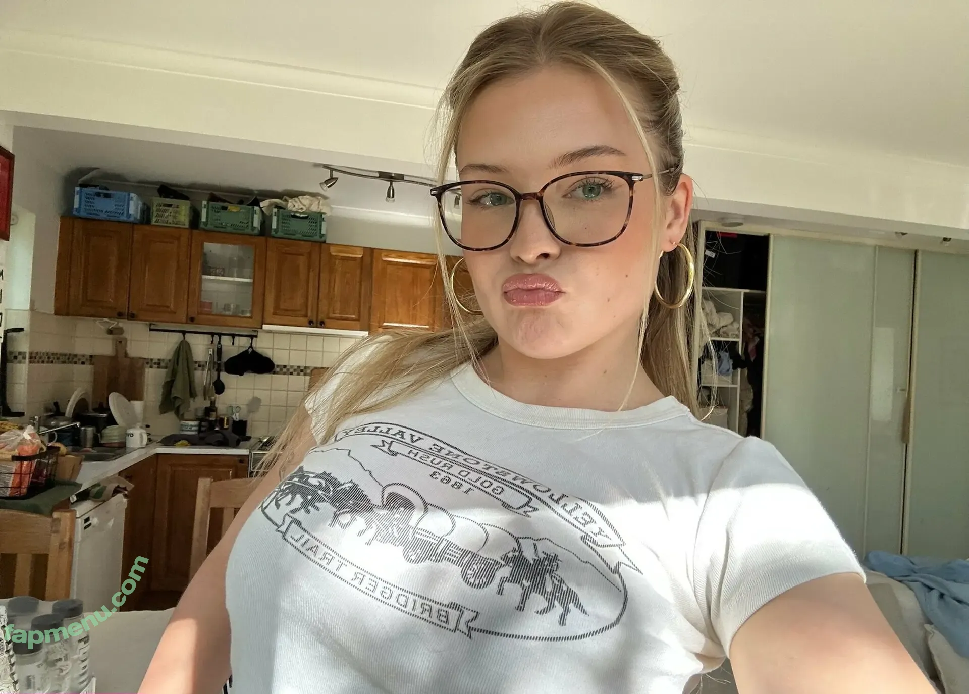 peachypam nude photo #0037 (peachypam)