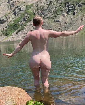 Peachypeaks nude photo #0020