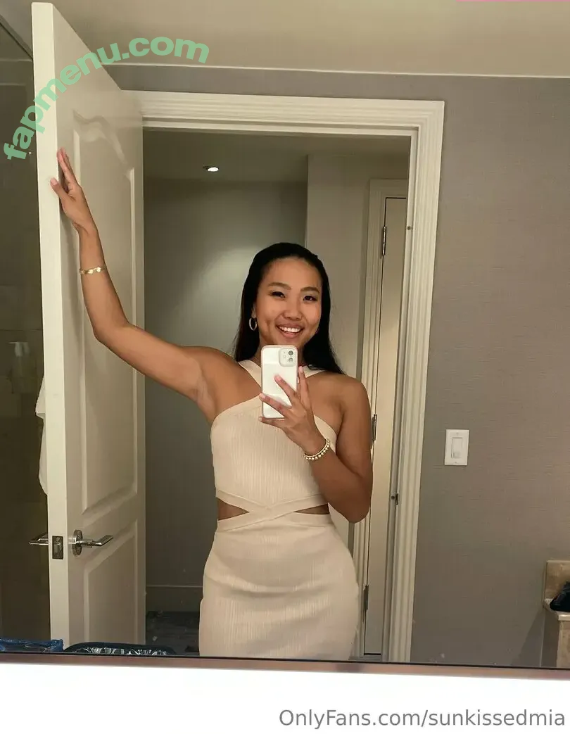 peachypenny nude photo #0002 (peachandpenny)