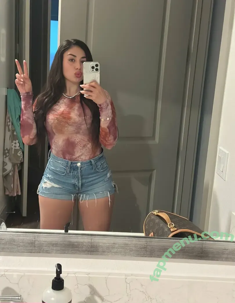 Peachyyleoo nude photo #0061 (Jasminponceee / peachyytown)