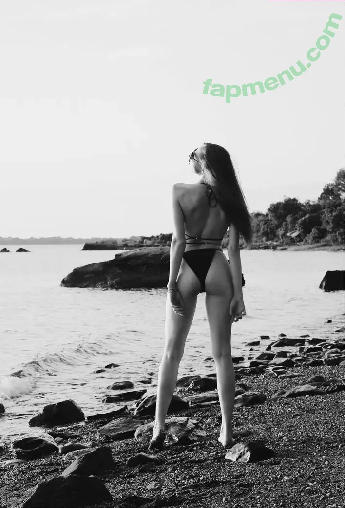 Peasie nude photo #0012 (lpease / pixie.fairy)