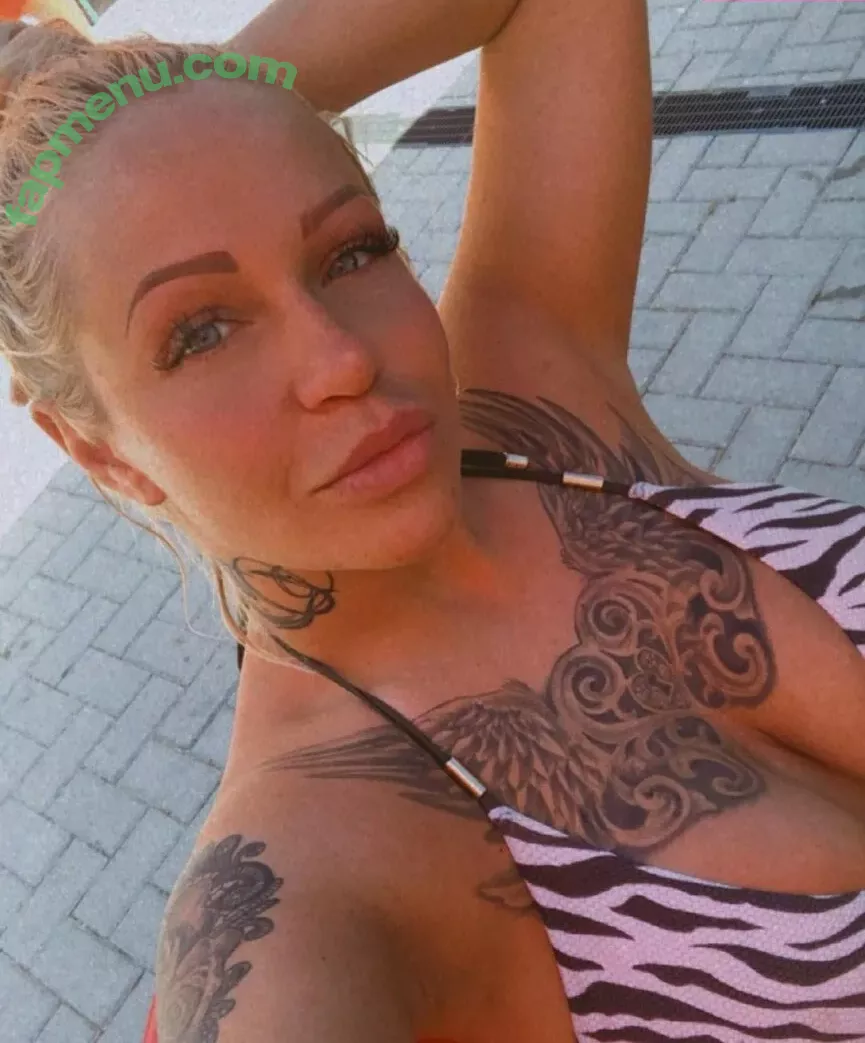 pekarvivi nude photo #0011 (vivienpekar)