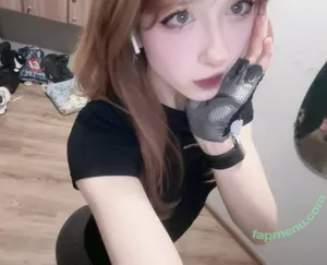 Pelememe / pelmen_memes nude photo #0001