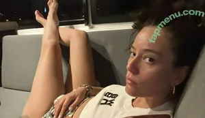 Pelin Akil / pelinakil nude photo #0010