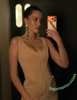 Pelin Akil / pelinakil nude photo #0079