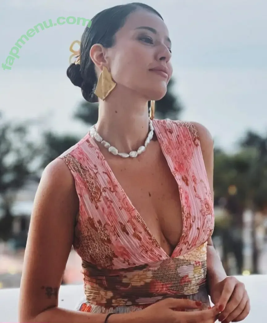 Pelin Akil nude photo #0101 (pelinakil)