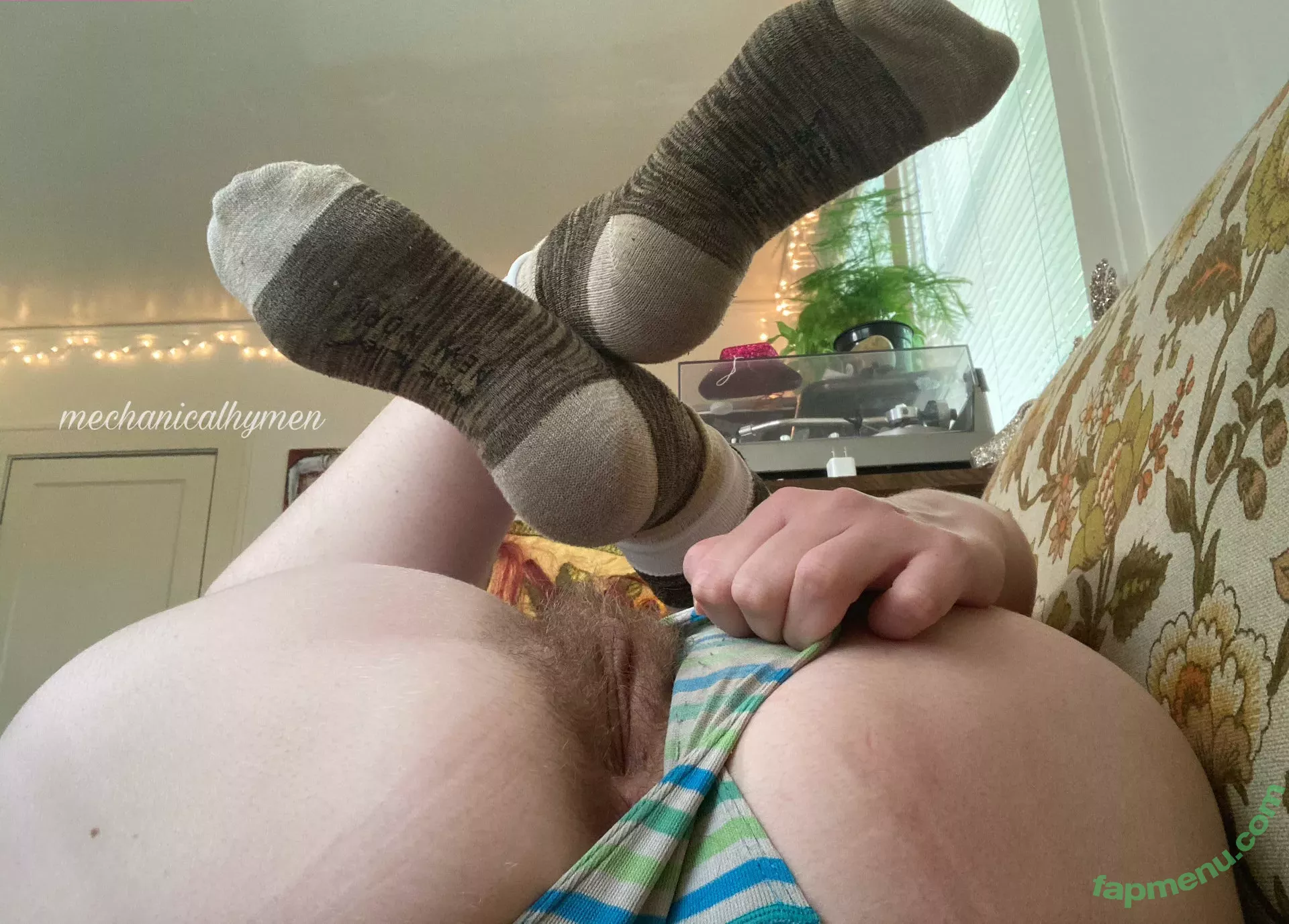 Penelope nude photo #0092 (Mechanicalhymen)