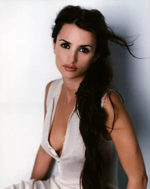 Penélope Cruz / PenelopeCruzOfi / penelopecruzoficial nude photo #0119